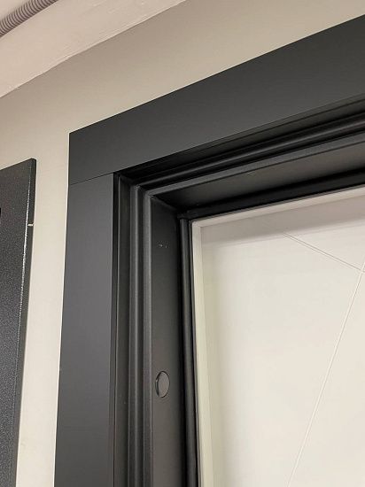 Входная дверь  