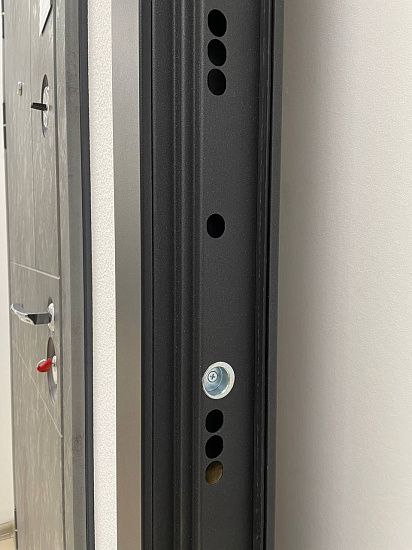 Входная дверь  